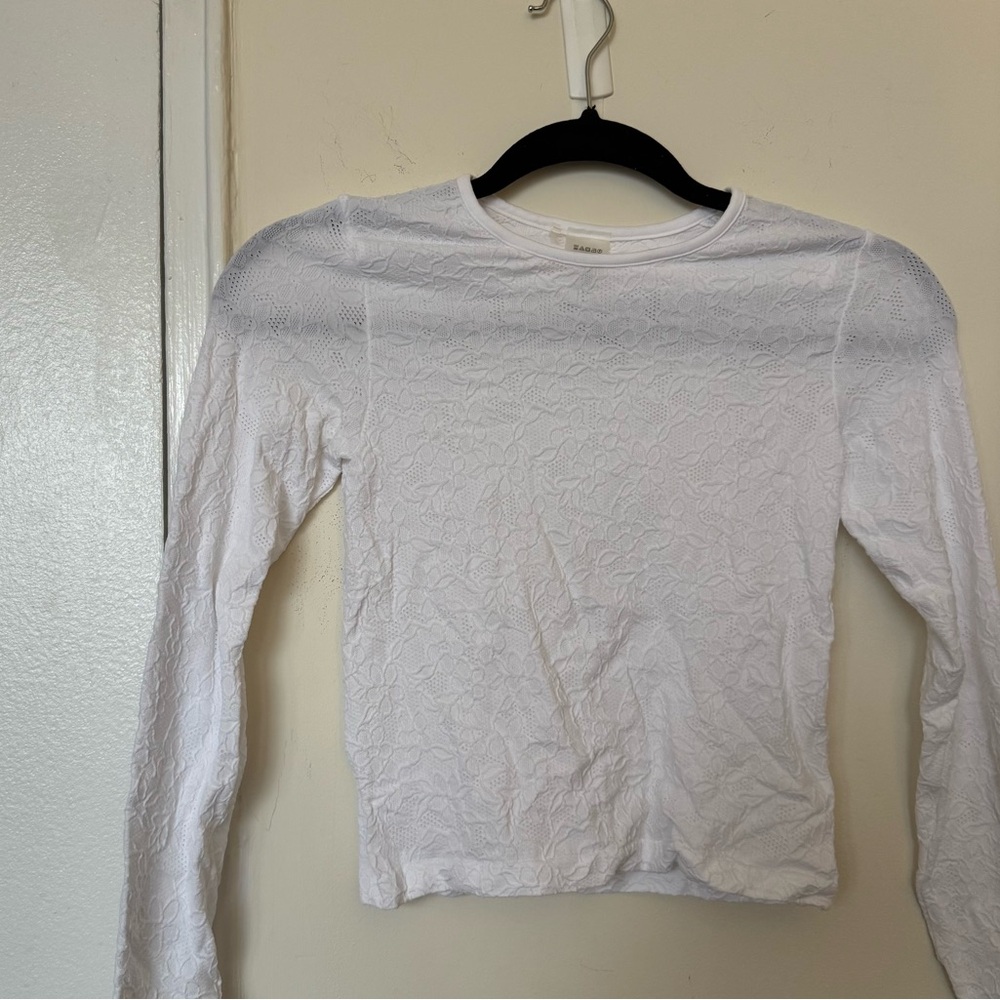 Aritzia Sunday Best White Floral Textured Long Sleeve